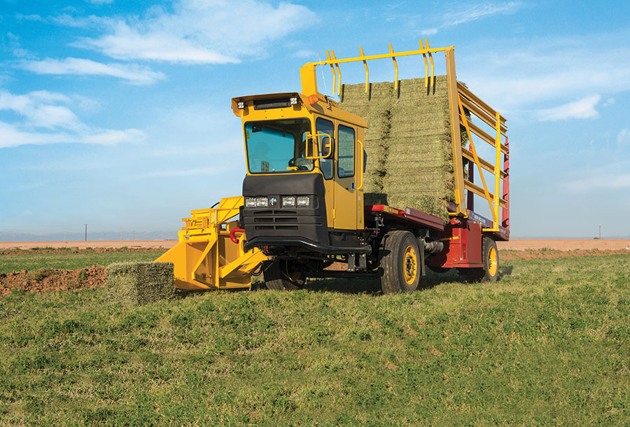 New Holland Stackcruiser® Self-Propelled Bale Wagons | Machines For All